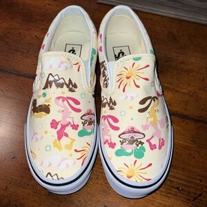 Vans Classic Slip-On
Get Outdoors Classic White 
VN000BVZFRL
Sneakers